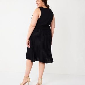 B6 Sleeveless Pleated Dress